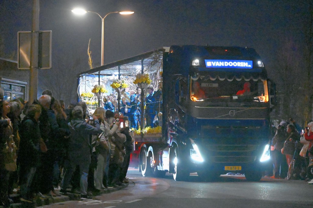 ../Images/Verlicht bloemencorso 2025 092.jpg